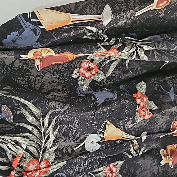 Men's Hawaiian Shirt - Picture 3 of 4